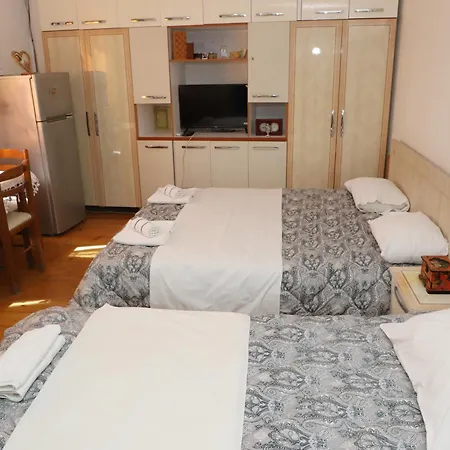 Elvi Aerd Apartament *